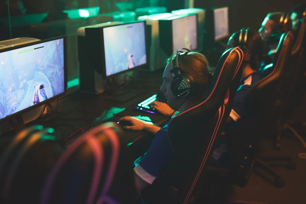 Torneio profissional de esports com cobertura abrangente de dados em 23 esportes